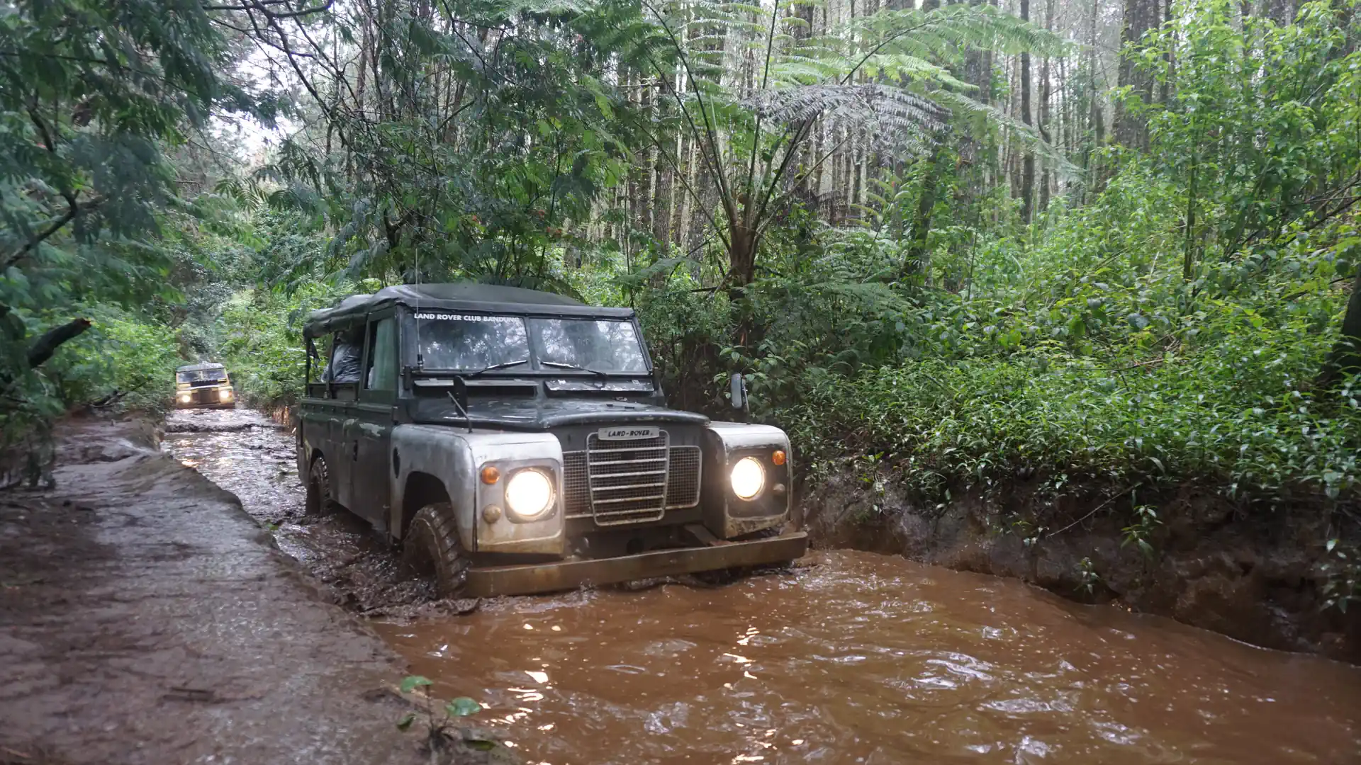 Outing Kantor vs Outbound: Apa Bedanya dan Mana yang Lebih Cocok?