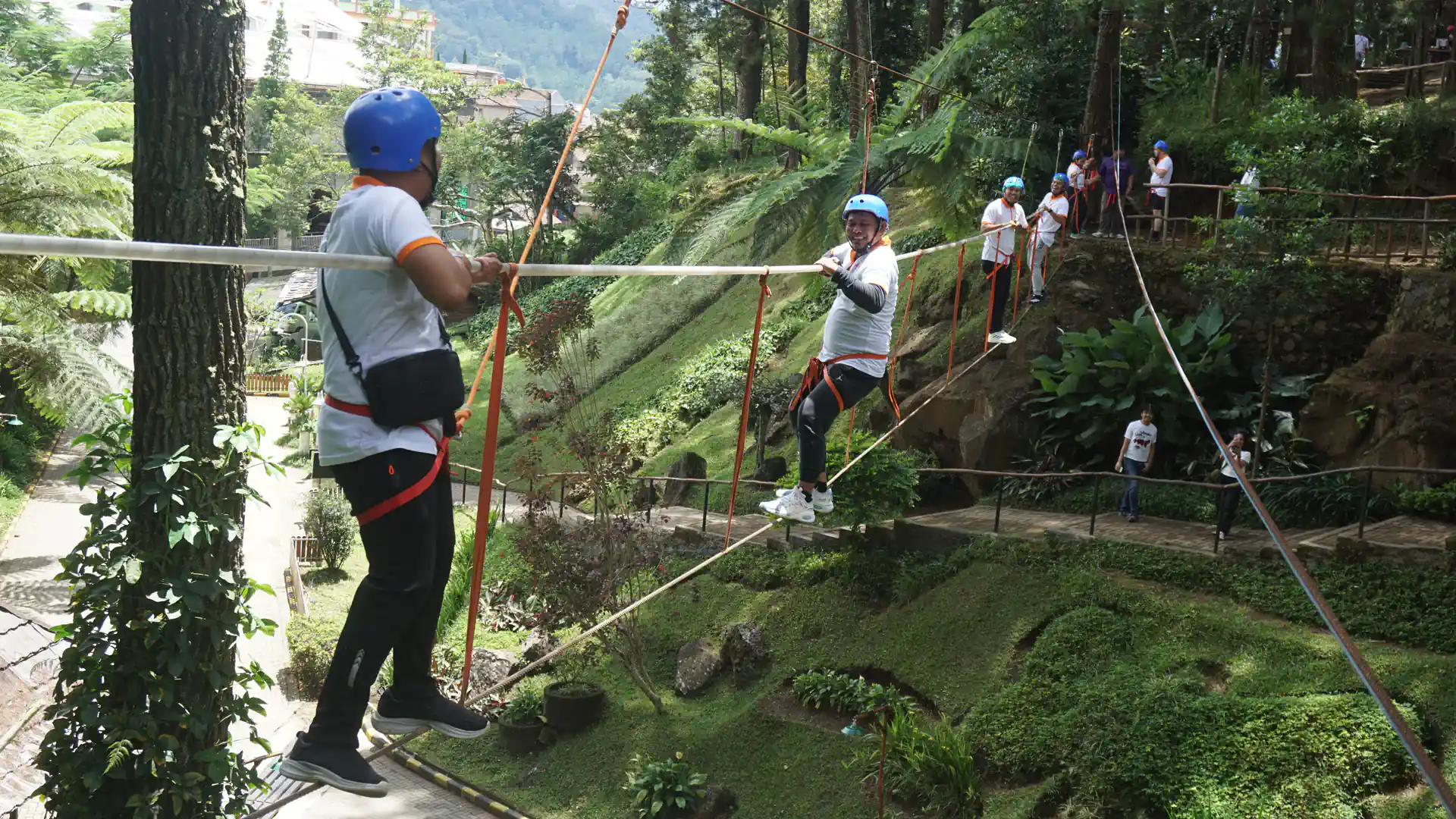Outbound di alam terbuka